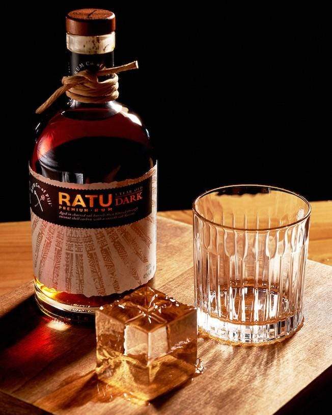 RATU Fijian Premium Rum Liqueur 8 Jahre