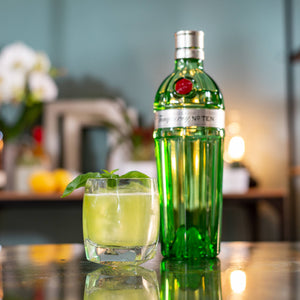Der perfekte Gin Basil Smash: 10 Dinge, die Ihr wissen solltet