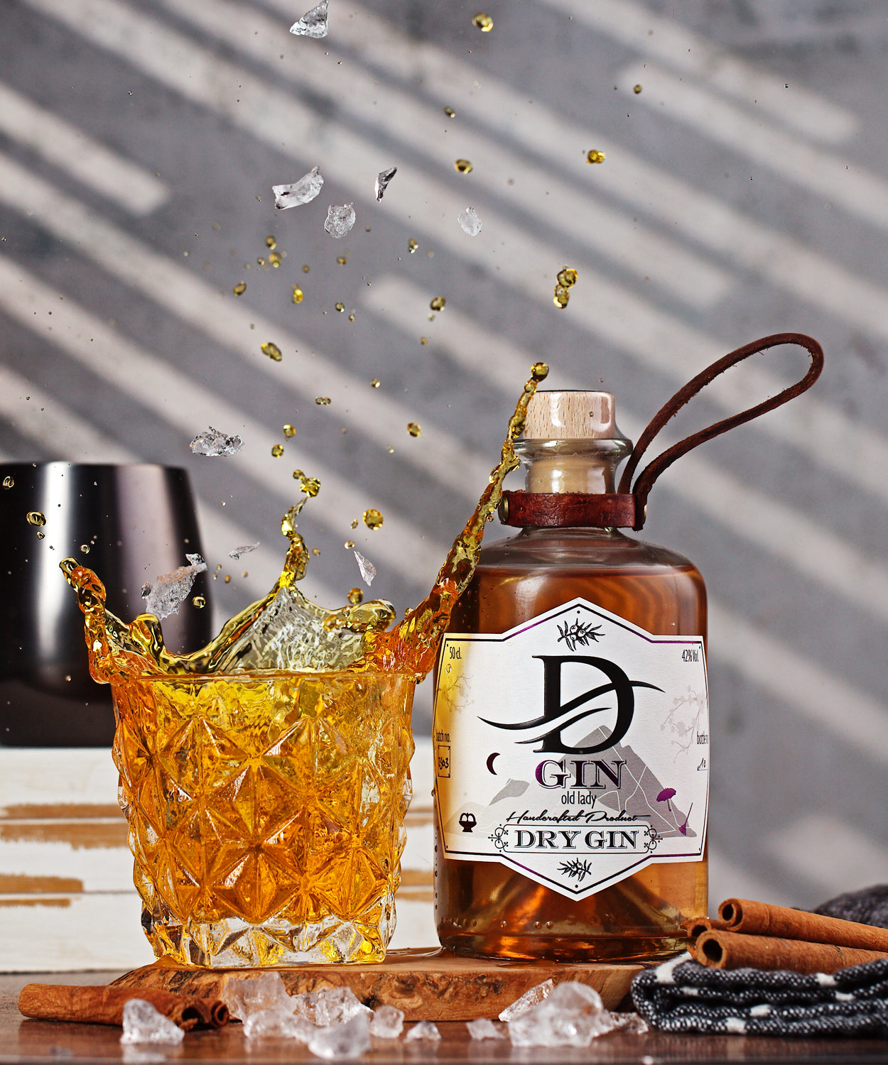 D' GIN Old Lady inklusive Krug