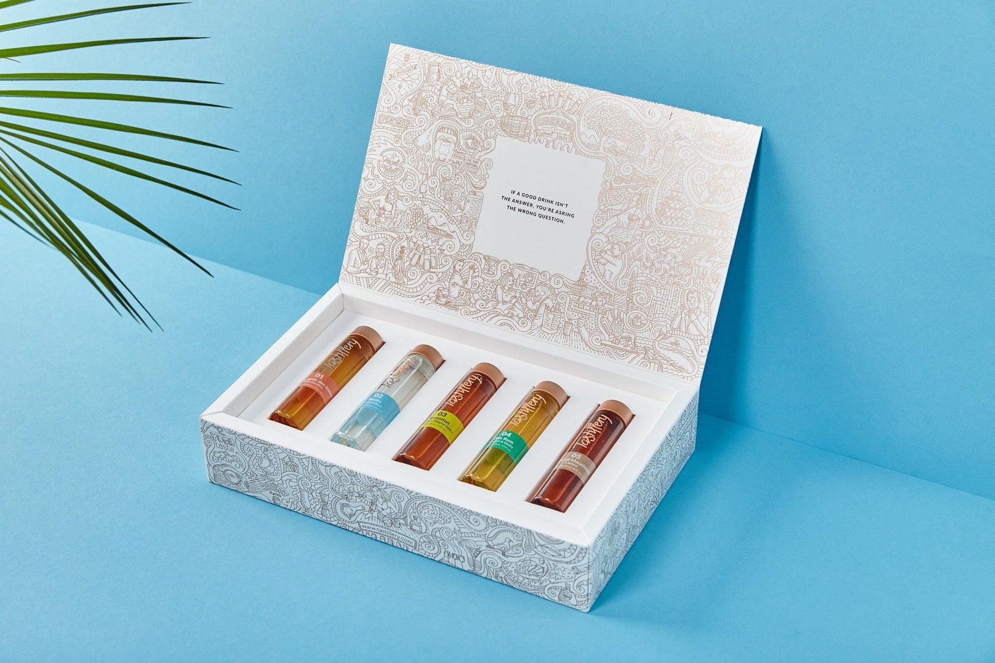 Tastillery Tropical Island Box mit Compagnie de Indes, Plantation Pineapple, Ekte Pungent and Geeky, Gold of Mauritius und Banks